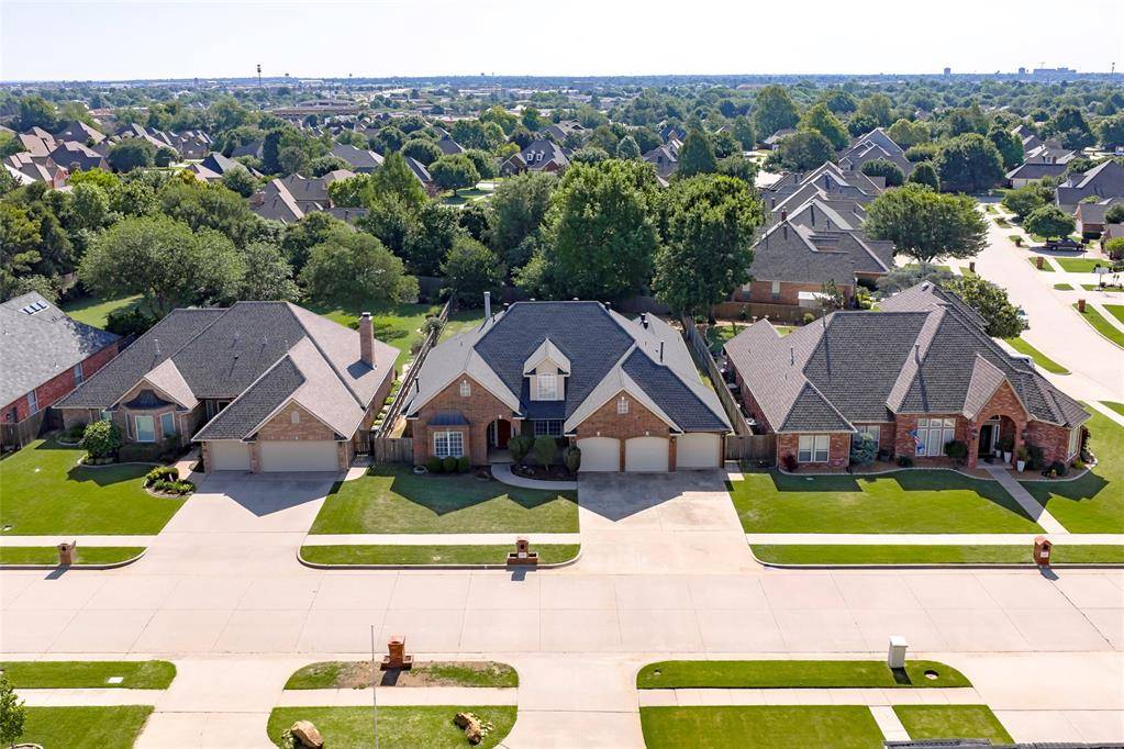 1005 Bentbrook PL, Norman, OK 73072