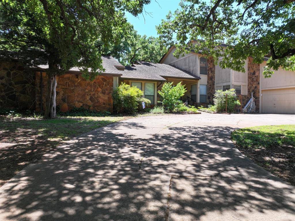 604 Dripping Springs DR, Edmond, OK 73034