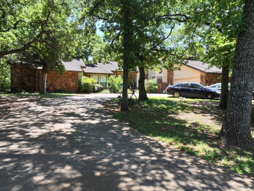 604 Dripping Springs DR, Edmond, OK 73034