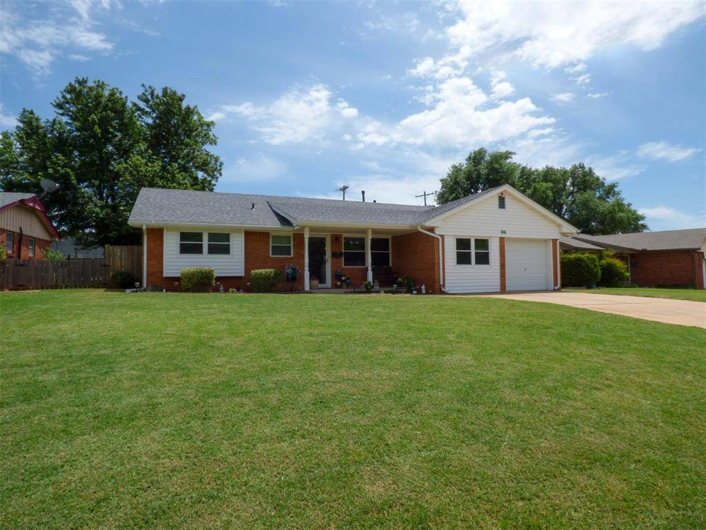 106 Kelly DR, Moore, OK 73160