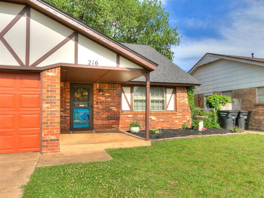216 S Morgan DR, Moore, OK 73160