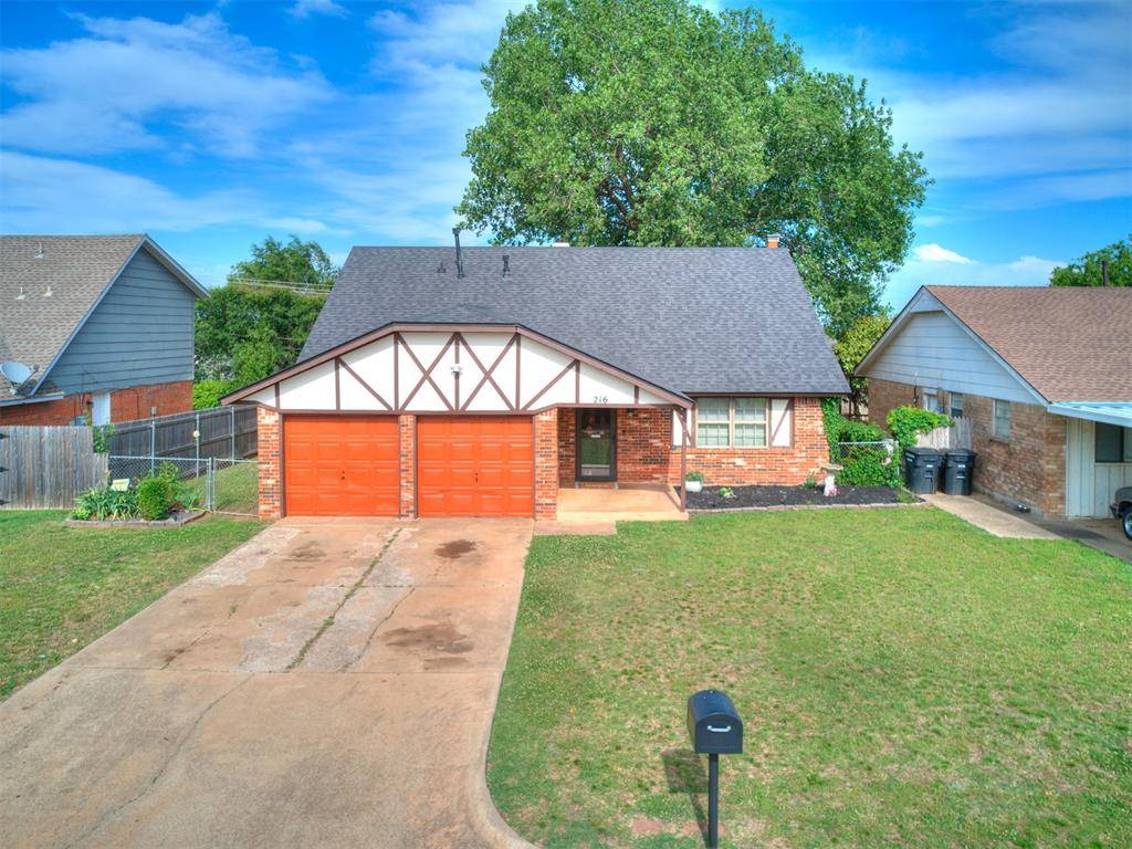 216 S Morgan DR, Moore, OK 73160