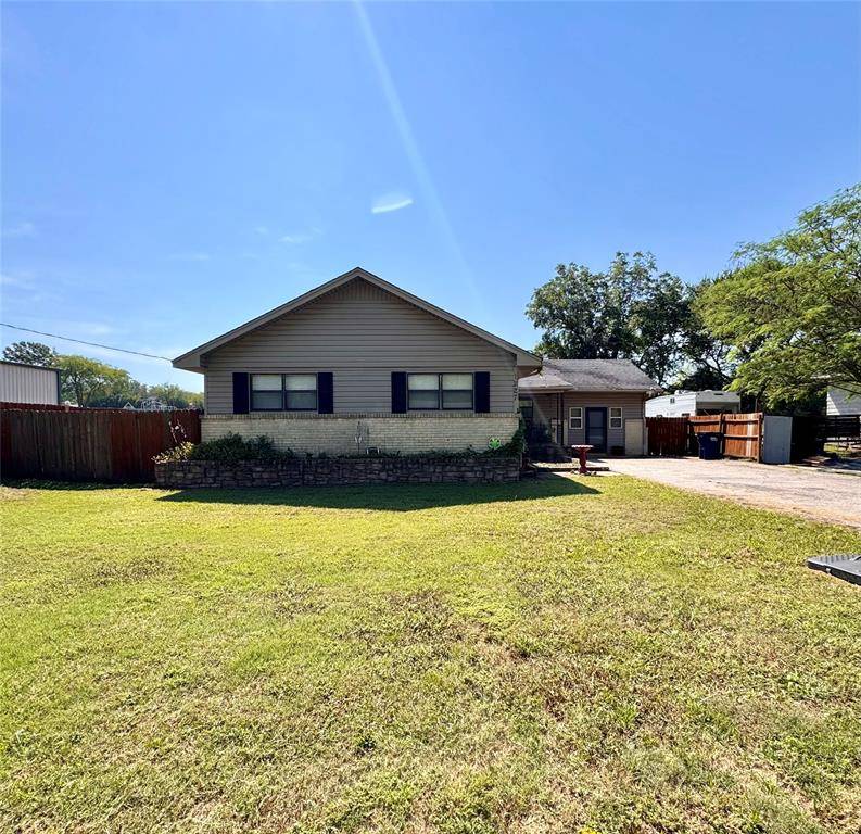 1227 Van DR, Seminole, OK 74868