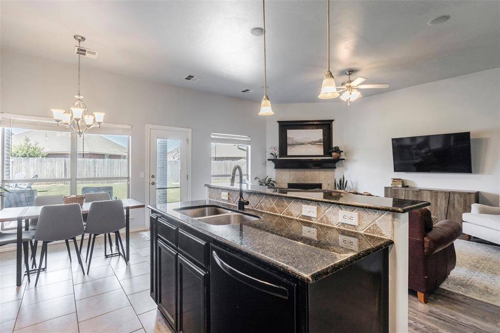 1801 Woody LN, Edmond, OK 73003