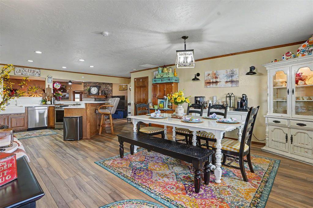 15785 N 1700 RD, Hollis, OK 73550