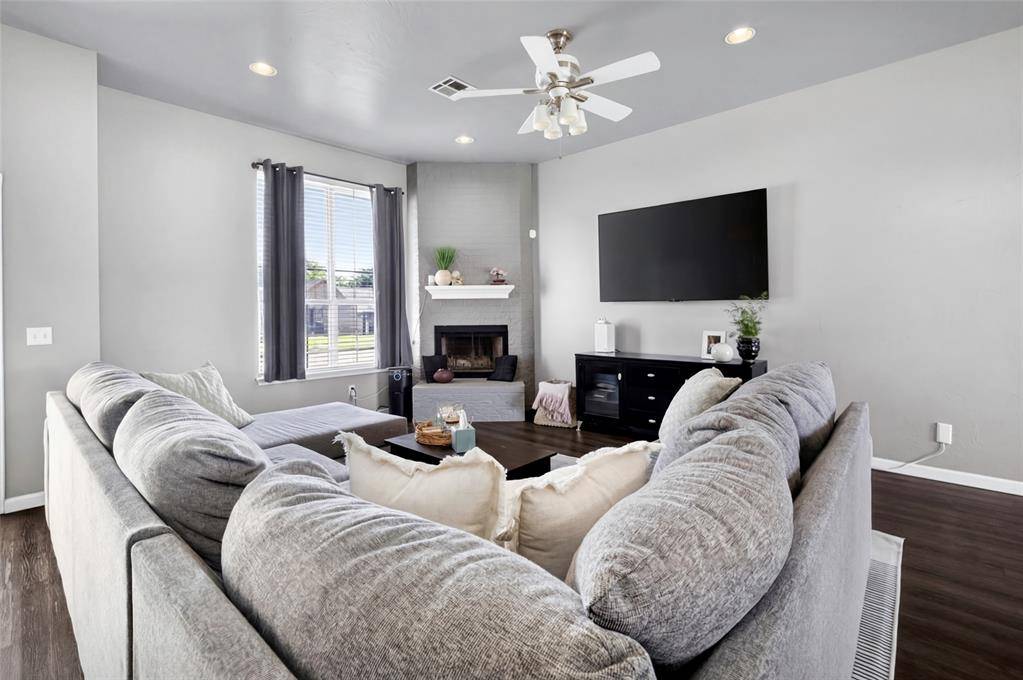 321 W 7th ST, Edmond, OK 73003