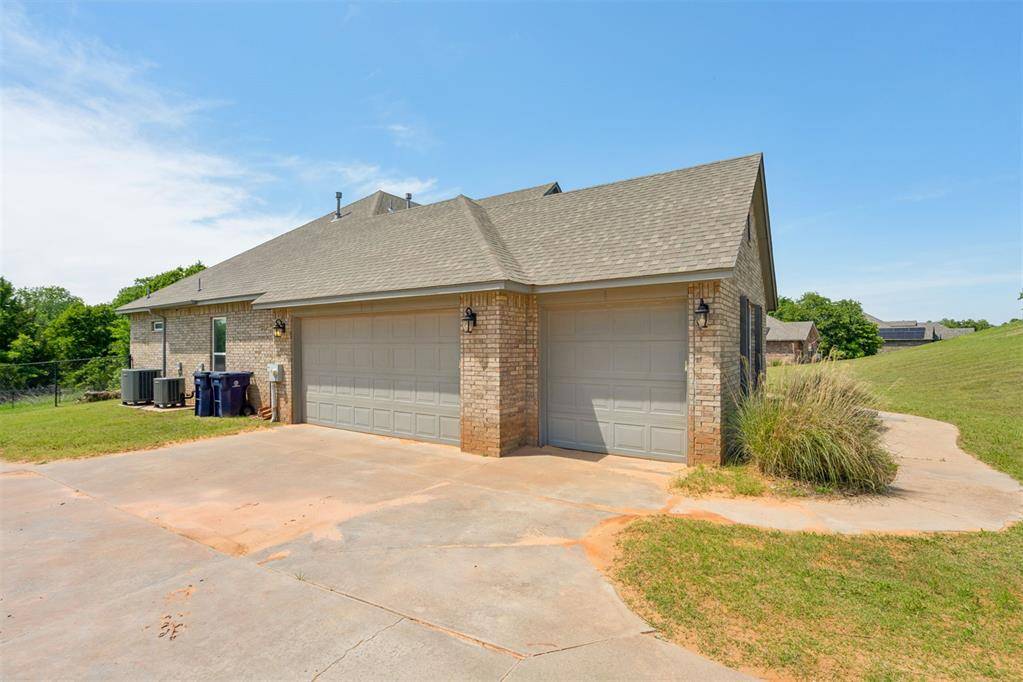 5709 Asheville WAY, Choctaw, OK 73020