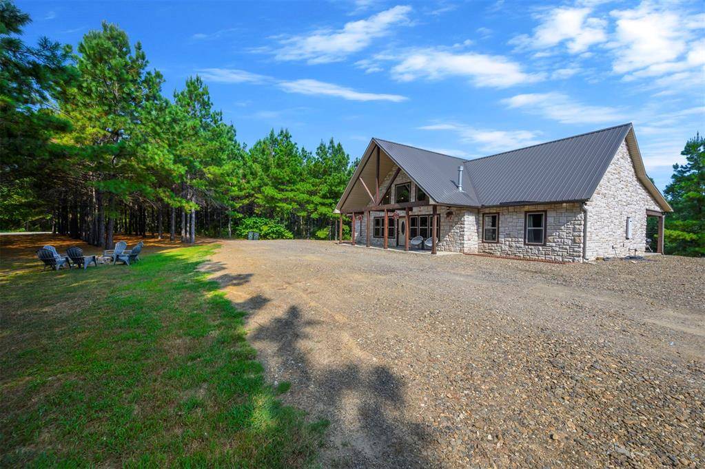 389 Overcup Acorn TRL, Broken Bow, OK 74728