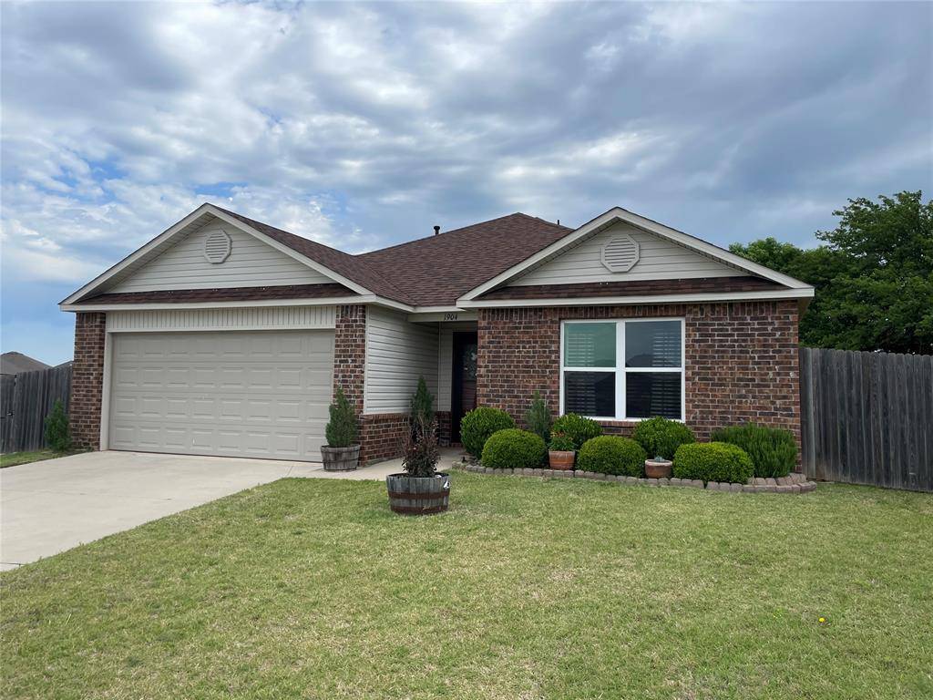 1904 Twisted Oak CT, Shawnee, OK 74804