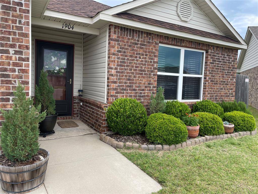 1904 Twisted Oak CT, Shawnee, OK 74804