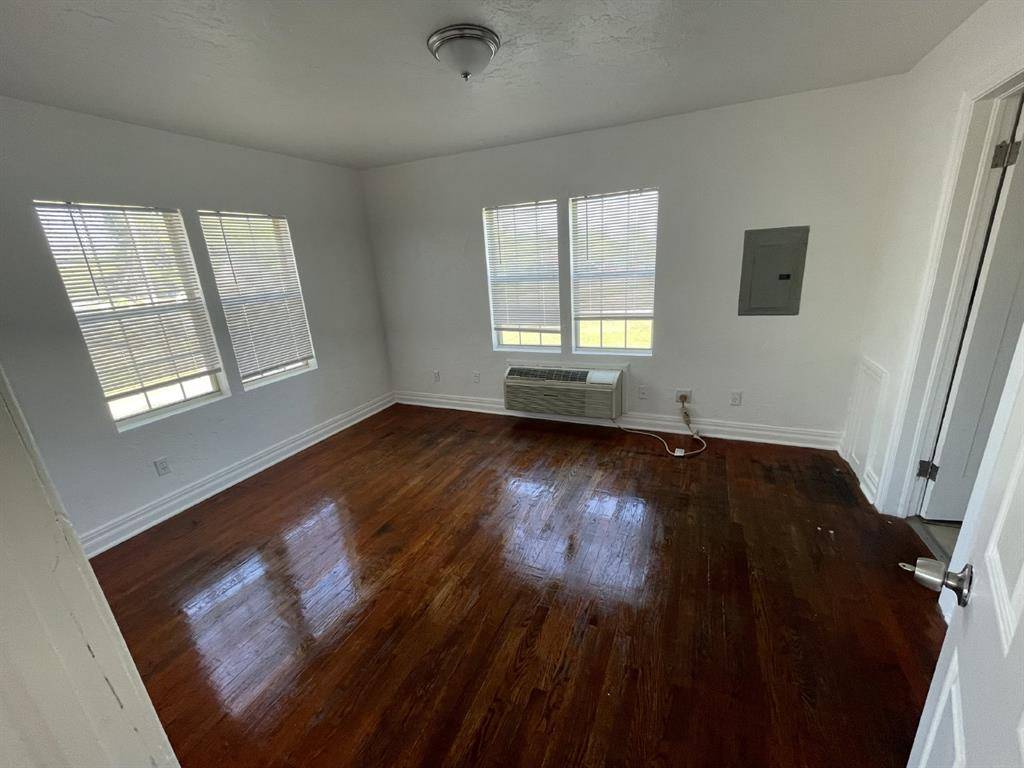 1800 Exchange AVE #1/2, Oklahoma City, OK 73108