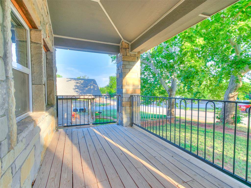 105 E College AVE, Guthrie, OK 73044