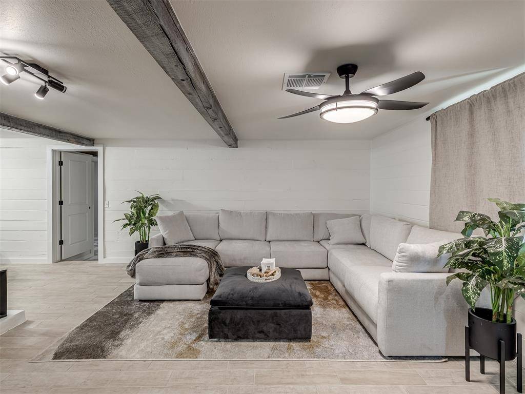 821 SE Grand BLVD, Oklahoma City, OK 73129