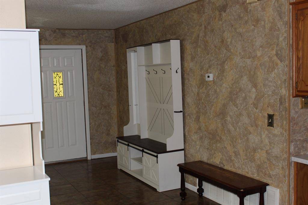 724 E 17th ST, Prague, OK 74864