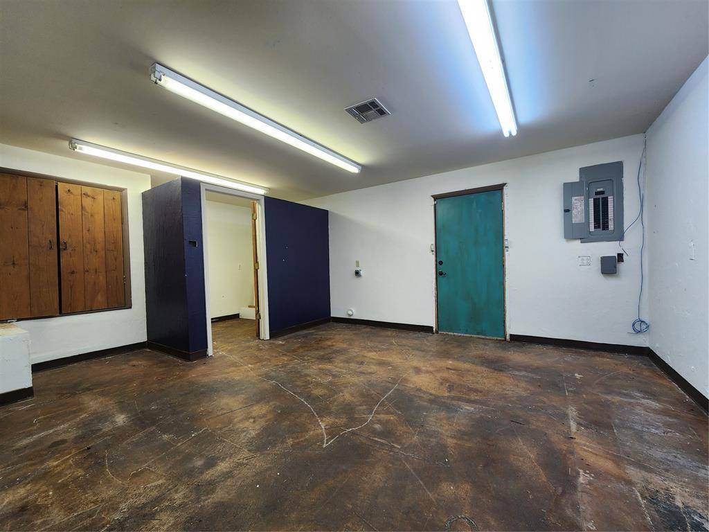 501 W Carl Hubbell (Main) ST, Meeker, OK 74855