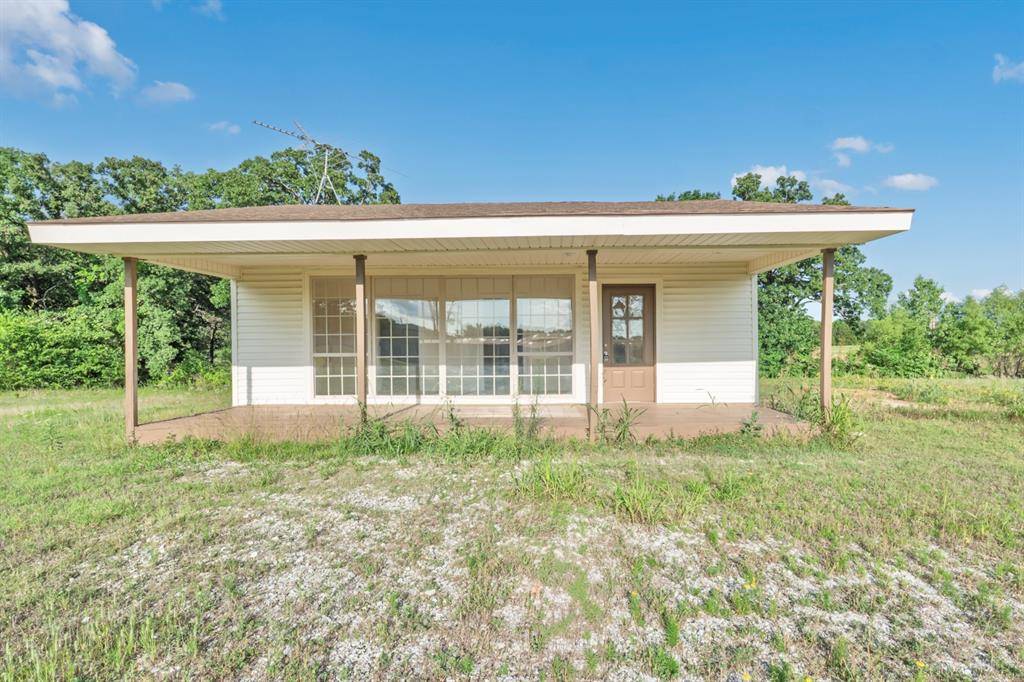 1705 W Walnut ST, Tecumseh, OK 74873