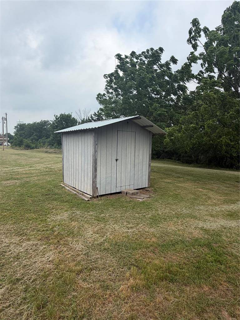 1400 W Airline RD, Pauls Valley, OK 73075