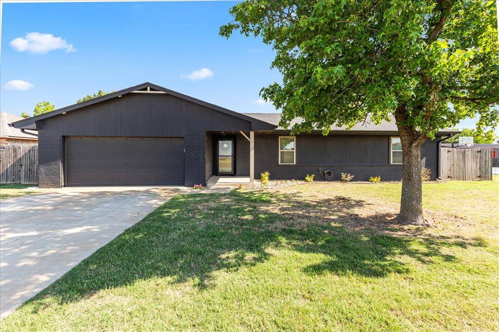 1718 W Elm ST, El Reno, OK 73036