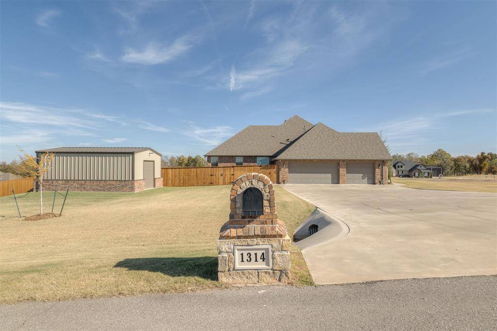 1314 Glenwood DR, Tuttle, OK 73089