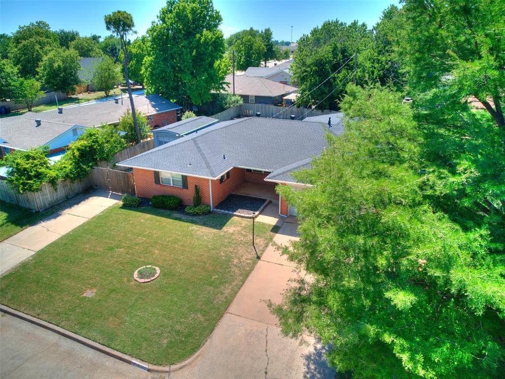 10505 Lyndon RD, The Village, OK 73120