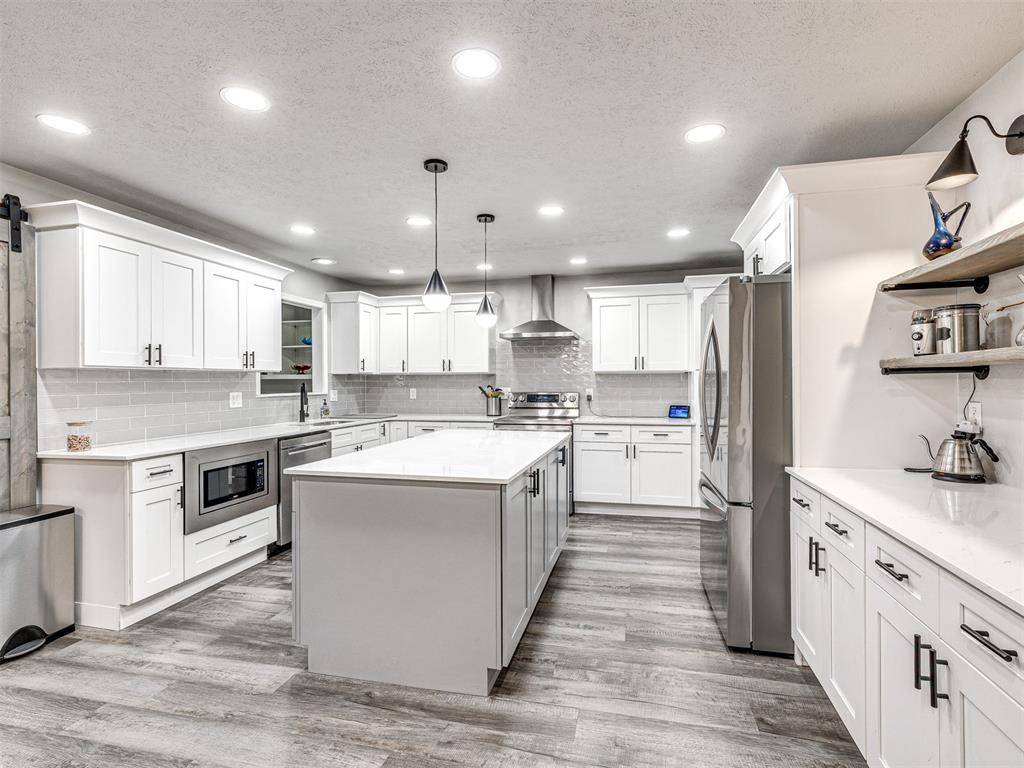 10505 Lyndon RD, The Village, OK 73120