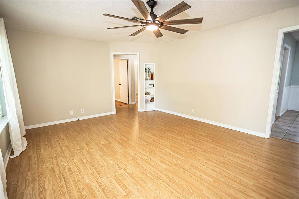 806 Myrtle DR, Tecumseh, OK 74873