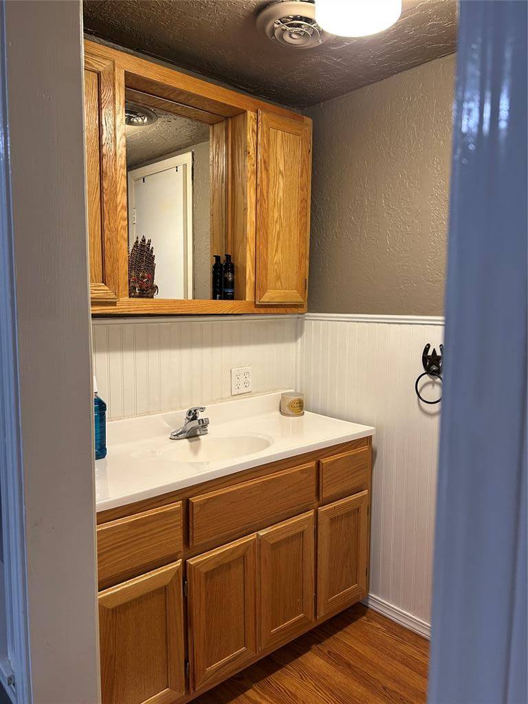 414 N Broadway AVE, Hobart, OK 73651