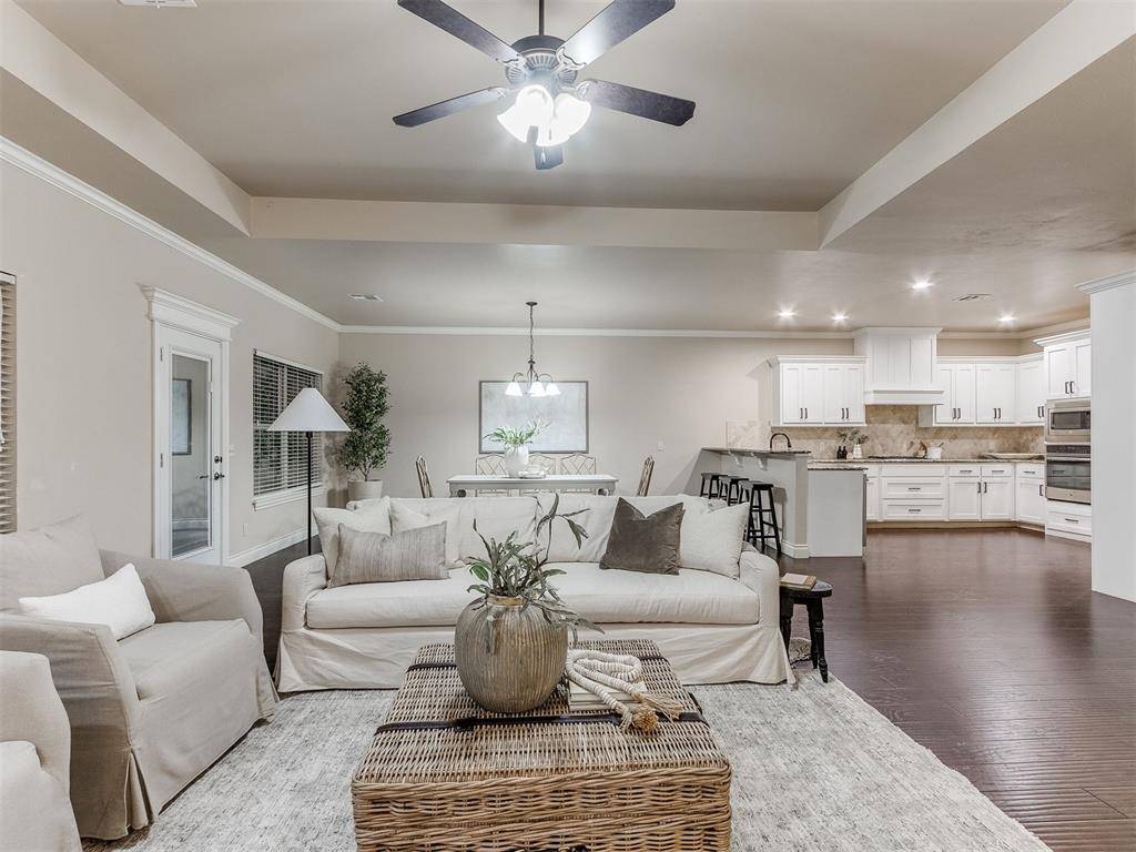 15509 Colonia Bella DR, Oklahoma City, OK 73013