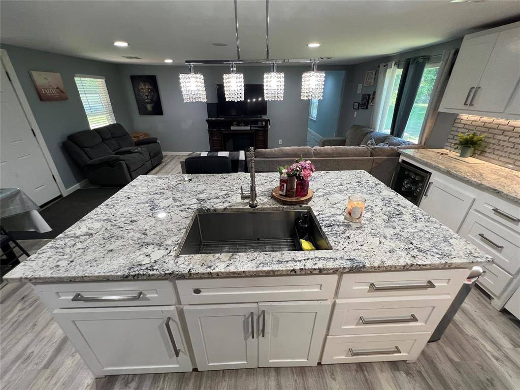 229 E Juniper LN, Mustang, OK 73064