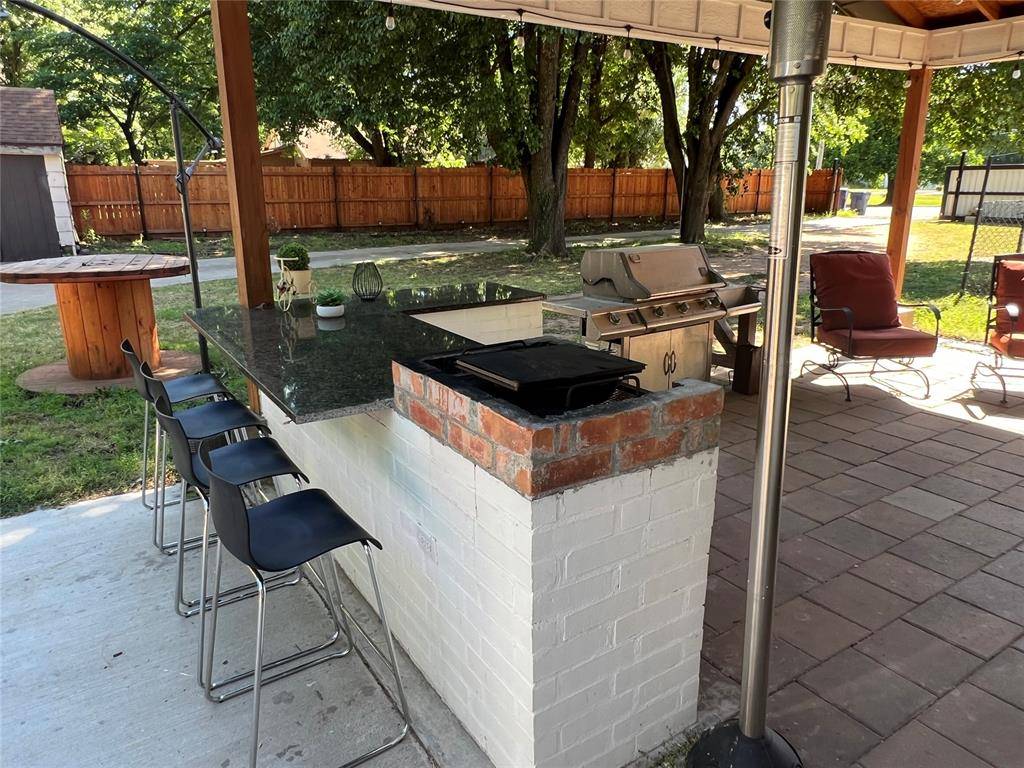 229 E Juniper LN, Mustang, OK 73064
