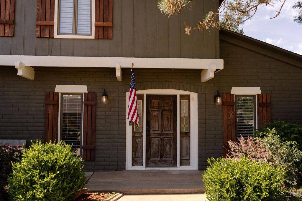 1400 W D AVE, Elk City, OK 73644