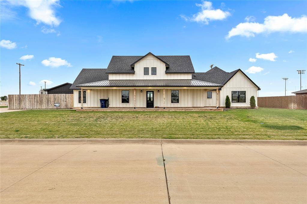 300 Murrel AVE, Okeene, OK 73763