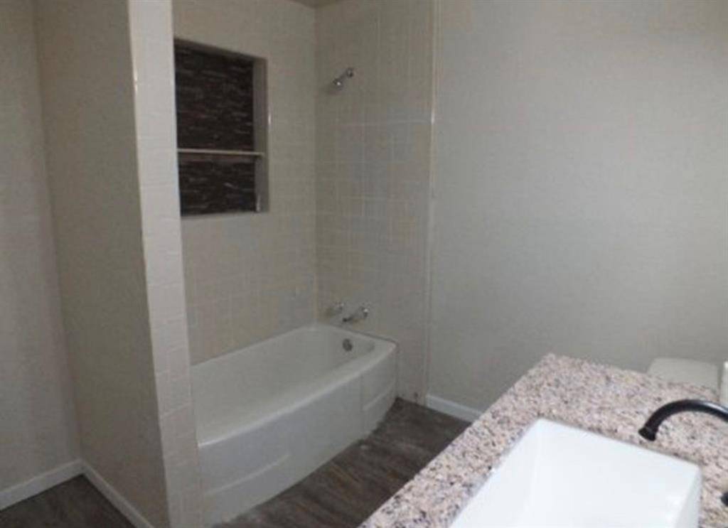 216 N Broadway AVE, Tipton, OK 73570