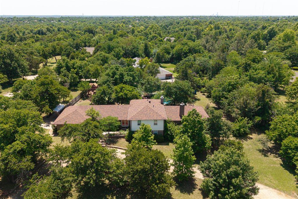 2400 Old Farm RD, Edmond, OK 73013