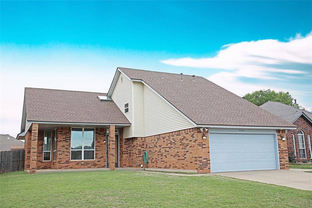 9301 Buttonwood AVE, Moore, OK 73160