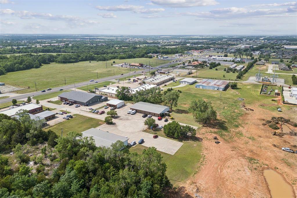 908 E 35th ST, Shawnee, OK 74804