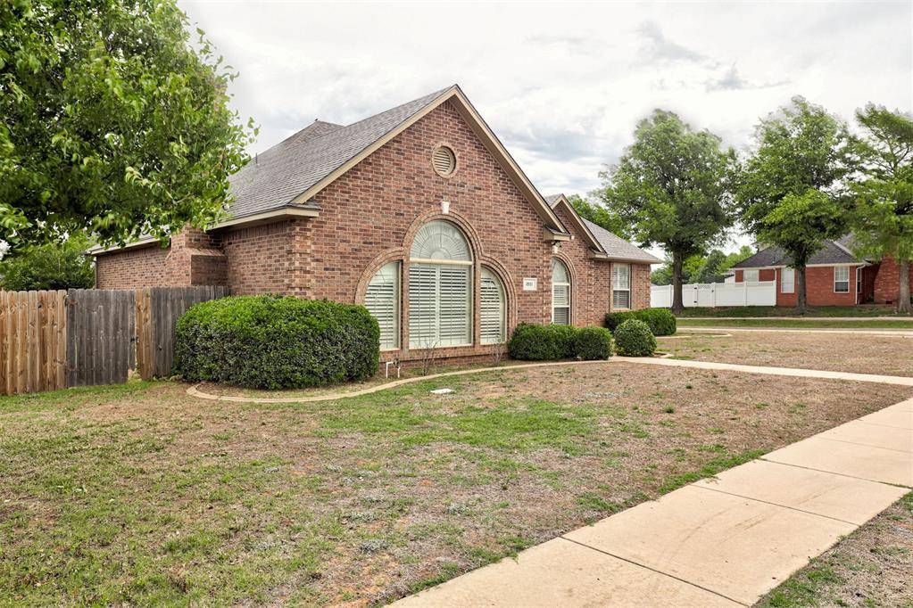 1801 Churchill RD, Yukon, OK 73099