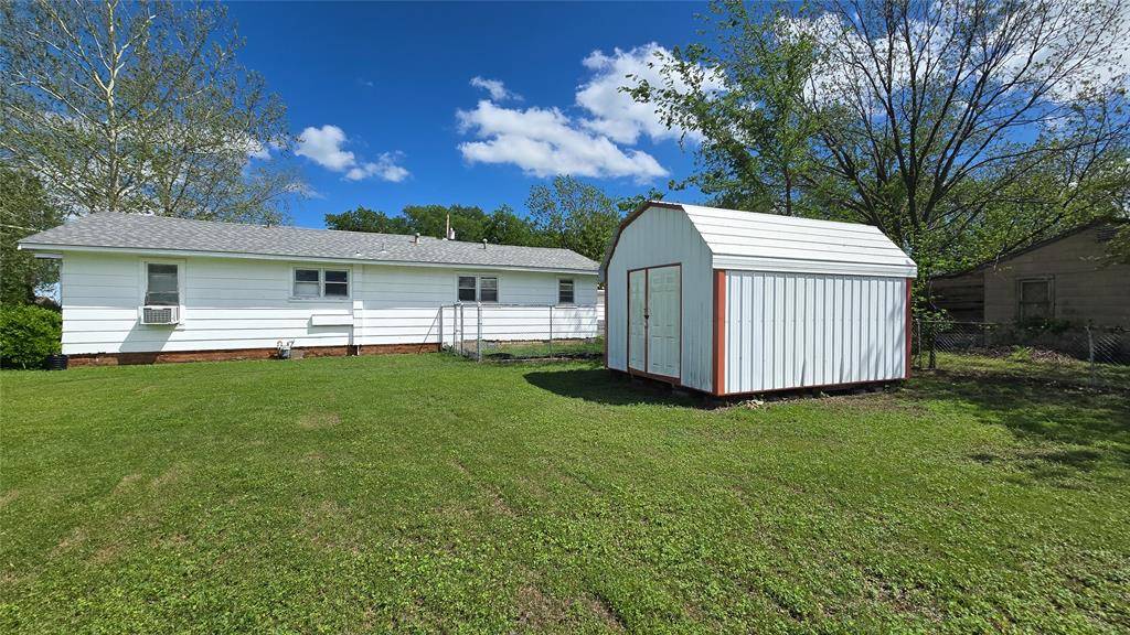 204 NE 10th AVE, Ardmore, OK 73401