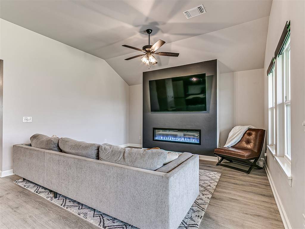 3205 Piney River DR, Yukon, OK 73099