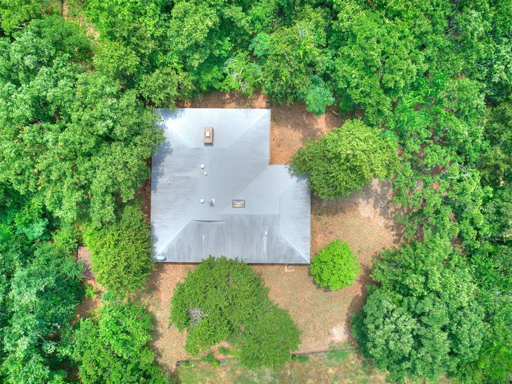 2 Lakewood DR, Mcloud, OK 74851