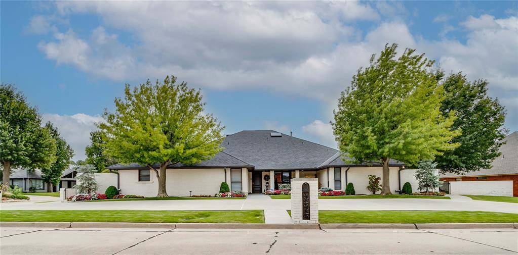 8100 Sunkist LN, Bethany, OK 73008
