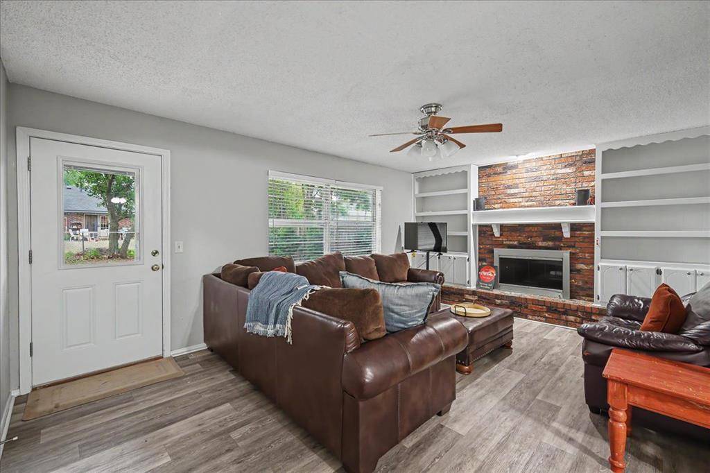 1504 Jupiter CIR, Edmond, OK 73003
