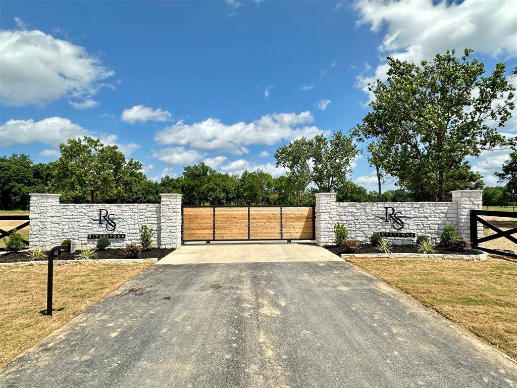 21 Riverstone DR, Broken Bow, OK 74728
