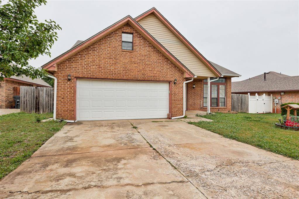 1113 NE 9th CT, Moore, OK 73160