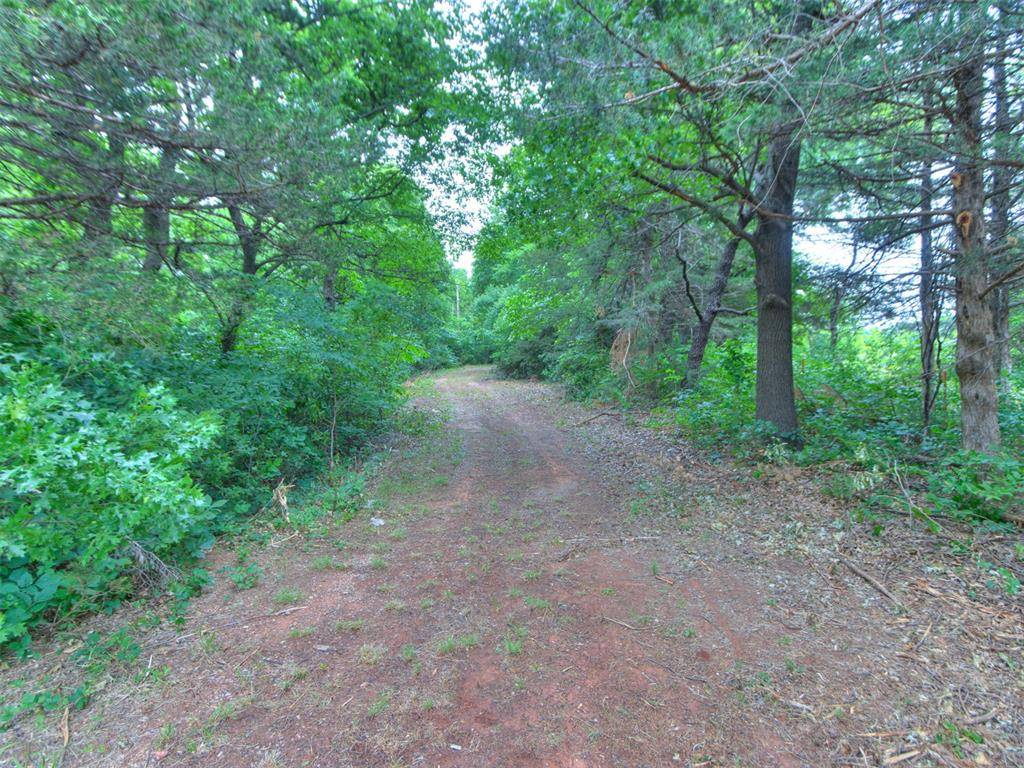 1107 Willow Creek DR, Guthrie, OK 73044