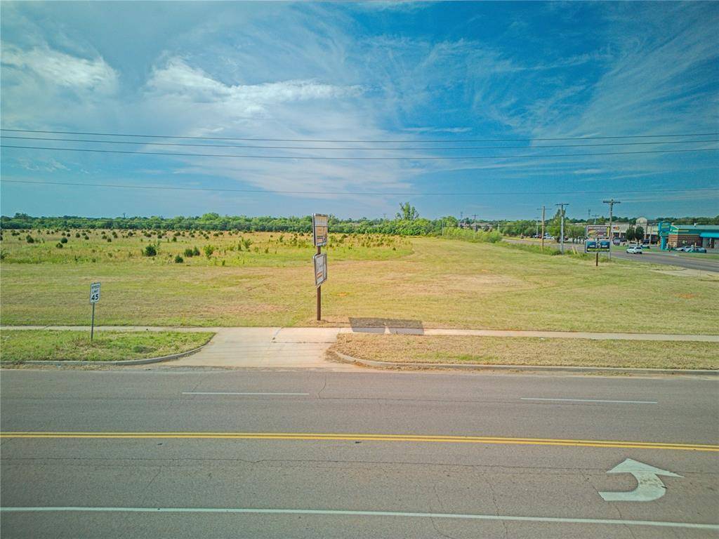 200 S Cemetery RD, Yukon, OK 73099