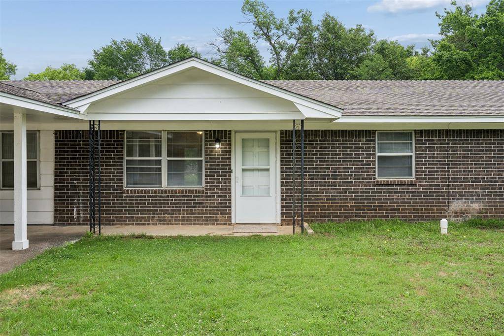 1820 W Ardmore AVE, Sulphur, OK 73086