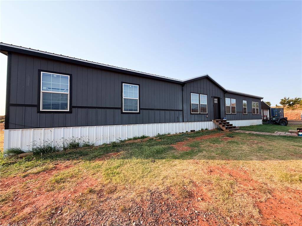 9908 N 1990 RD, Hammon, OK 73650