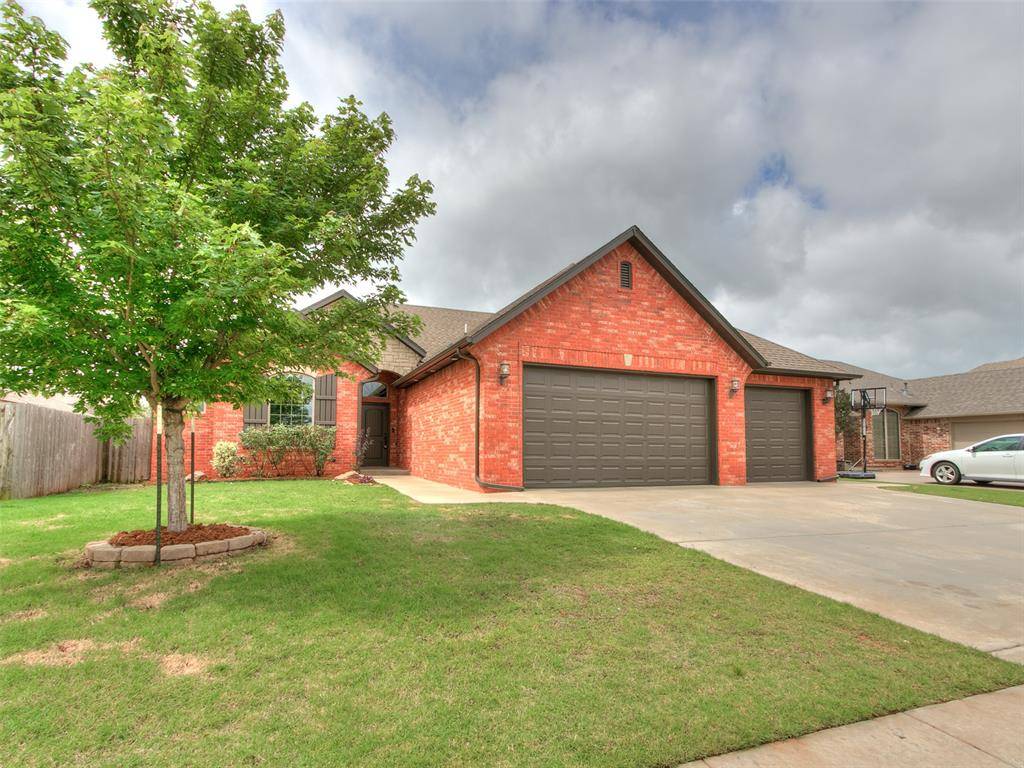 308 Madison Place DR, Moore, OK 73160