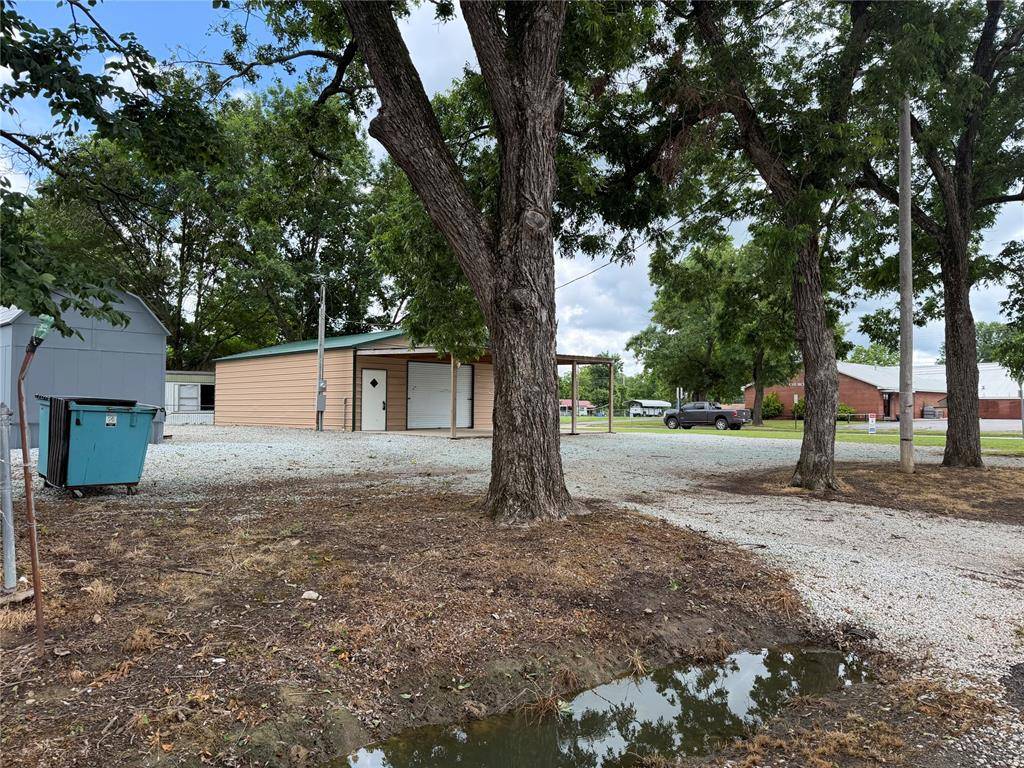 306 E Gentry AVE, Checotah, OK 74426